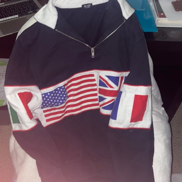 Brandy Melville Tops - Brandy Melville countries/flags quarter zip